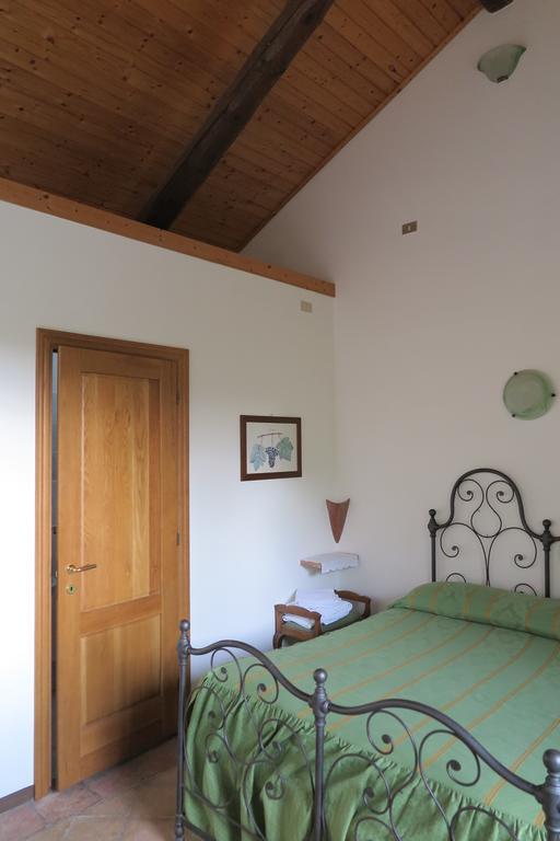 קאנלי Agriturismo Rupestr חדר תמונה